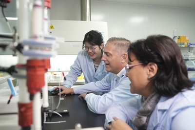 中古攜手 生物技術創新與試驗發展的合作新篇章